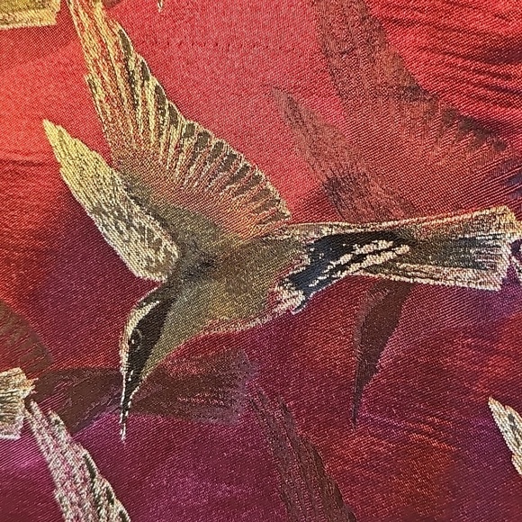 Red Vintage Vest with Humming Bird Pattern. Size XL. 100% Silk. Lovely - Picture 11 of 12